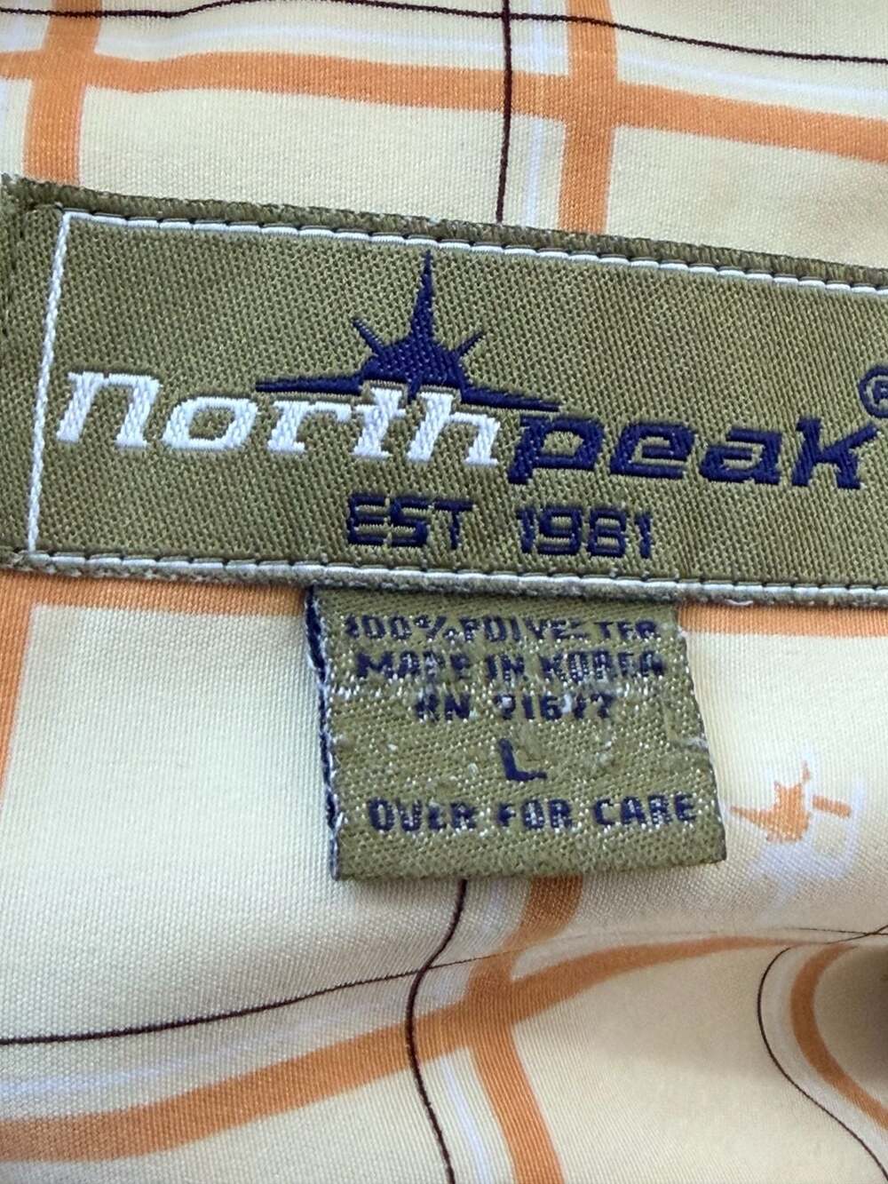 North Peak Men's Short Sleeve Plaid Camp Collar Button-Down Shirt - Picture 7 of 8